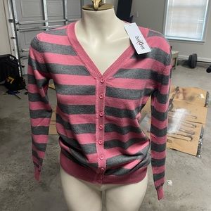 Super cute sweater!!